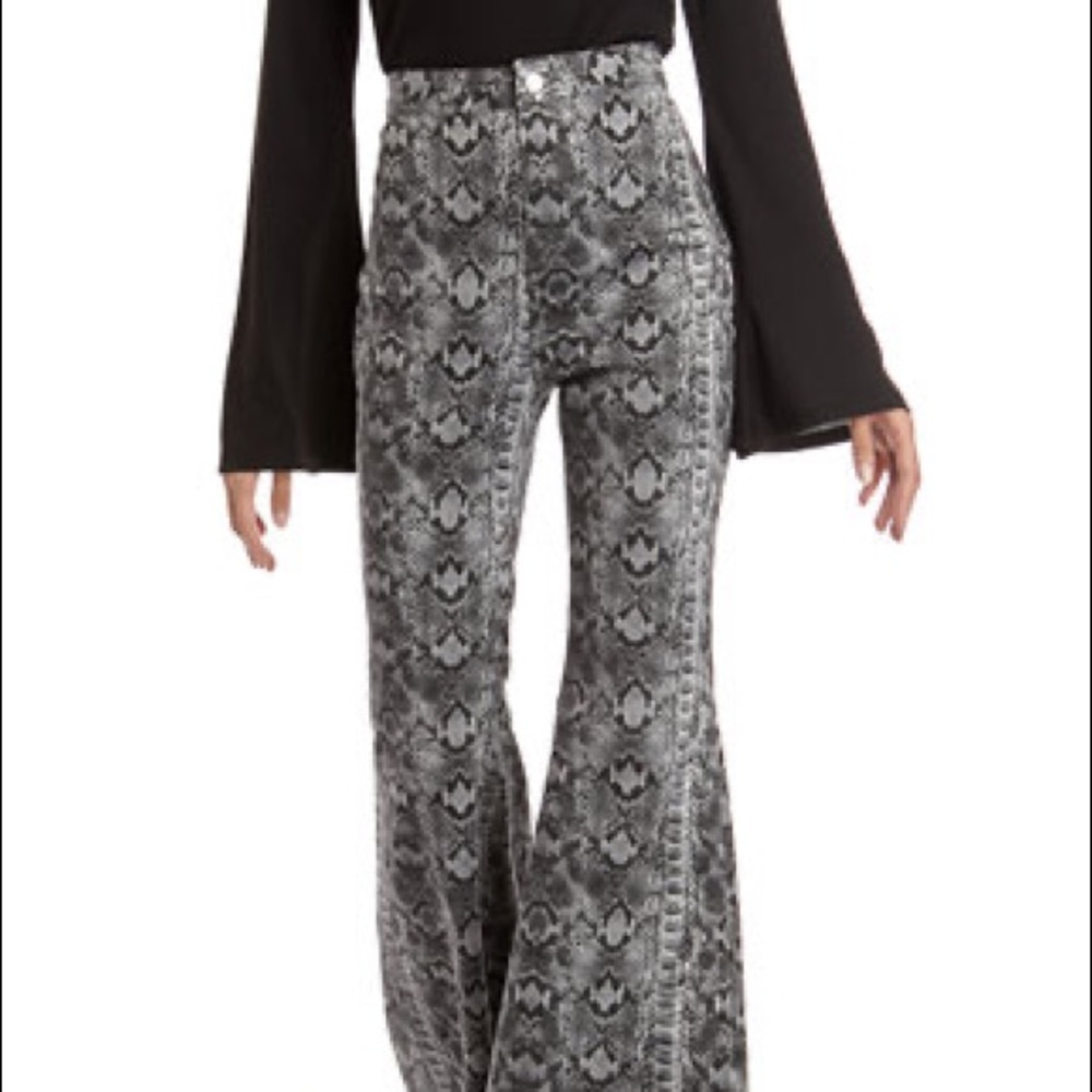 Free People Just Float On flare jeans, snakeskin print, size 27 NEW NEVER WORN